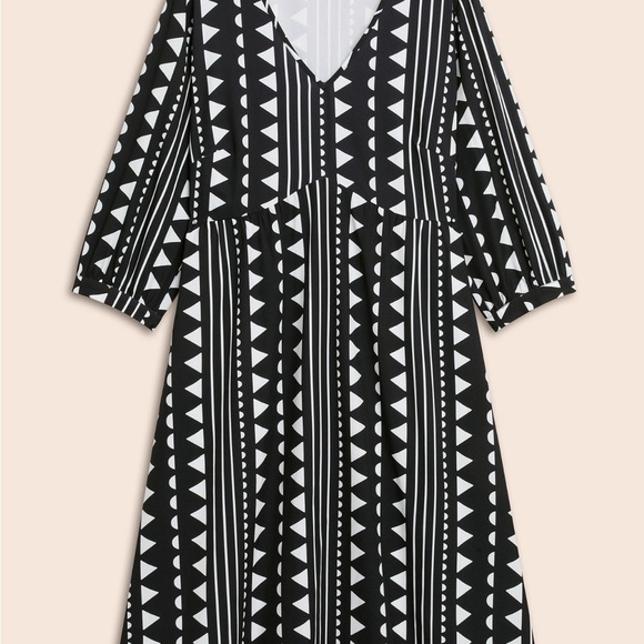 BloomChic Black and White Geometric Pattern Dress NWOT 18-20 - Picture 4 of 13